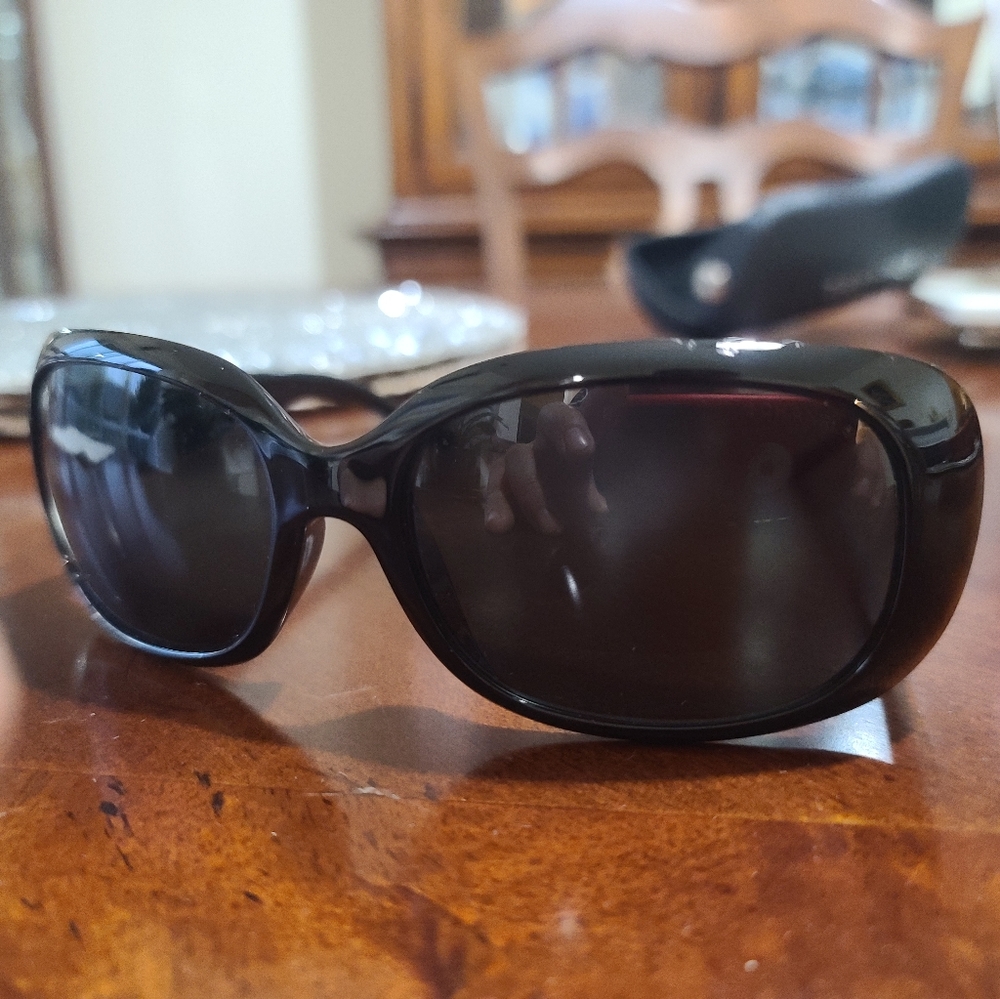 Ladies Chanel sunglasses